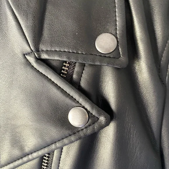 GAP Women's Classic began Leather Moto Jacket - Picture 3 of 6